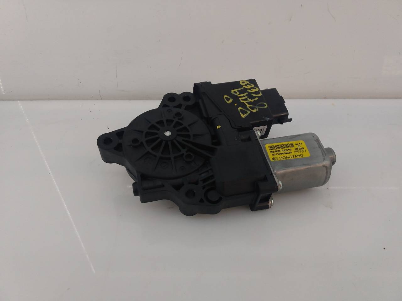 KIA Cee'd 2 generation (2012-2018) Front Right Door Window Control Motor 82460A2010, 617013001, E3-A3-10-1 18733897