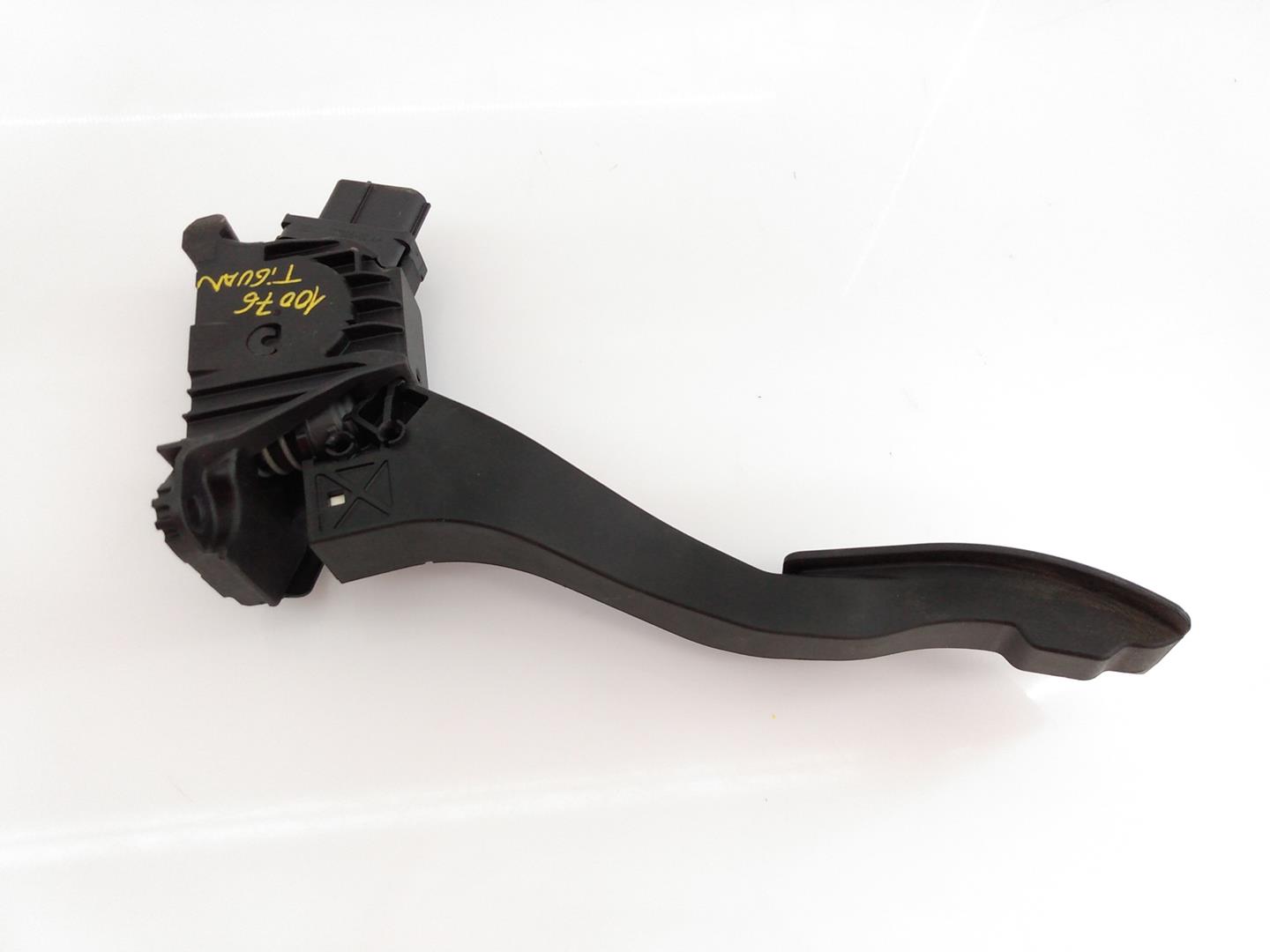 VOLKSWAGEN Tiguan 1 generation (2007-2017) Throttle Pedal 5Q1723503J,6PV01062113,E2-A1-23-3 21622347