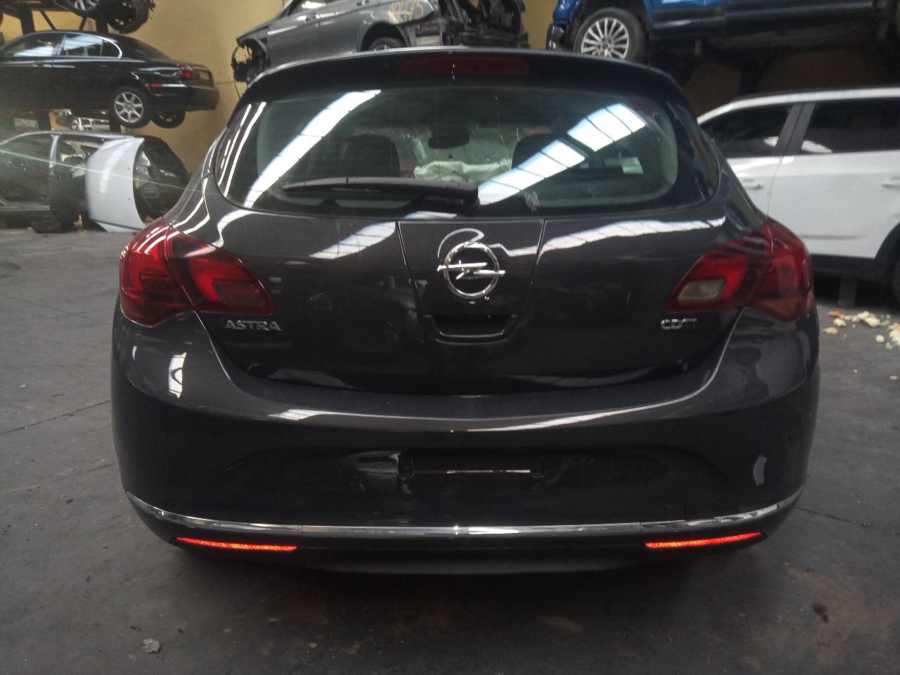 OPEL Astra J (2009-2020) Rear left door window lifter 13350761, 911717106, E2-B6-4-1 21794236