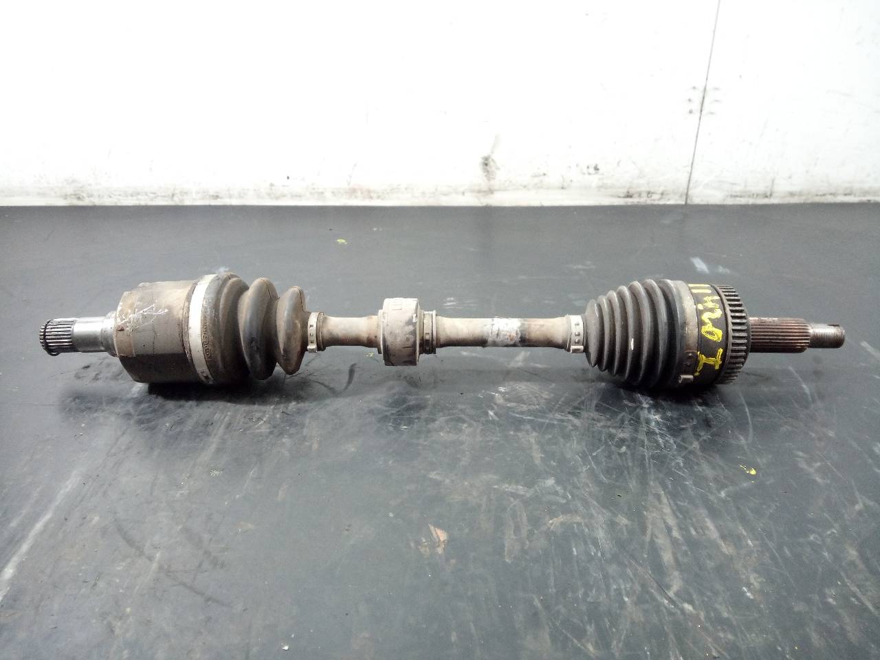 HYUNDAI Tucson 3 generation (2015-2021) Front Left Driveshaft P1-B6-43 21825404