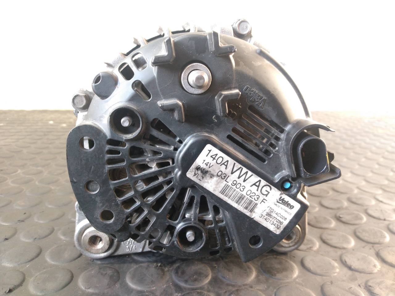 SEAT Toledo 4 generation (2012-2020) Alternator 03L903023F, 2607703B, P3-A4-2-3 18760733