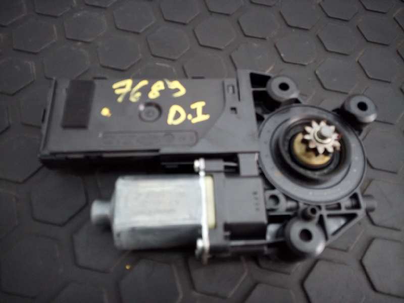 VAUXHALL Megane 3 generation (2008-2020) Front Left Door Window Regulator Motor 0130822470, 807310246R, E1-A1-24-2 18616465