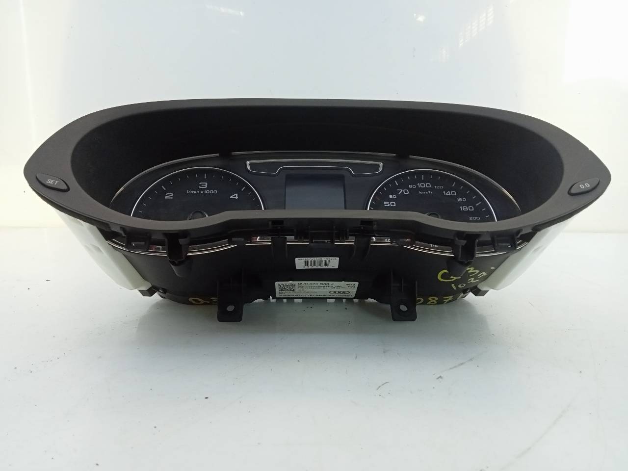 AUDI Q3 8U (2011-2020) Instrumentu panelis/spidometrs 8U0920930J, E2-A1-37-3 21800373