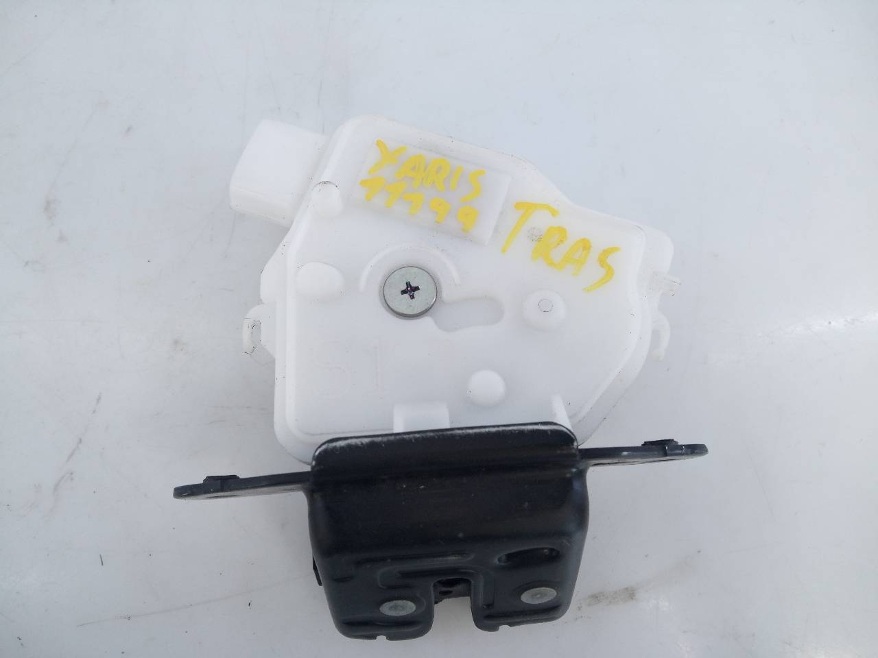 TOYOTA Yaris 3 generation (2010-2019) Замок крышки багажника SINREF.,E2-B4-55-1 21823967