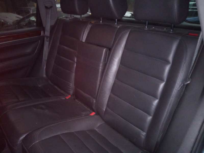 VOLKSWAGEN Touareg 1 generation (2002-2010) Охолоджувач олії 7L0317019,P2-A11-13 18681847