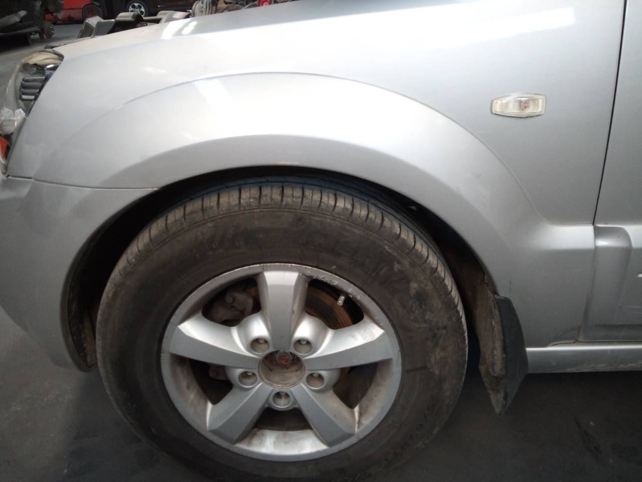 KIA Sorento 1 generation (2002-2011) Carenaj aripa stânga față 23508280