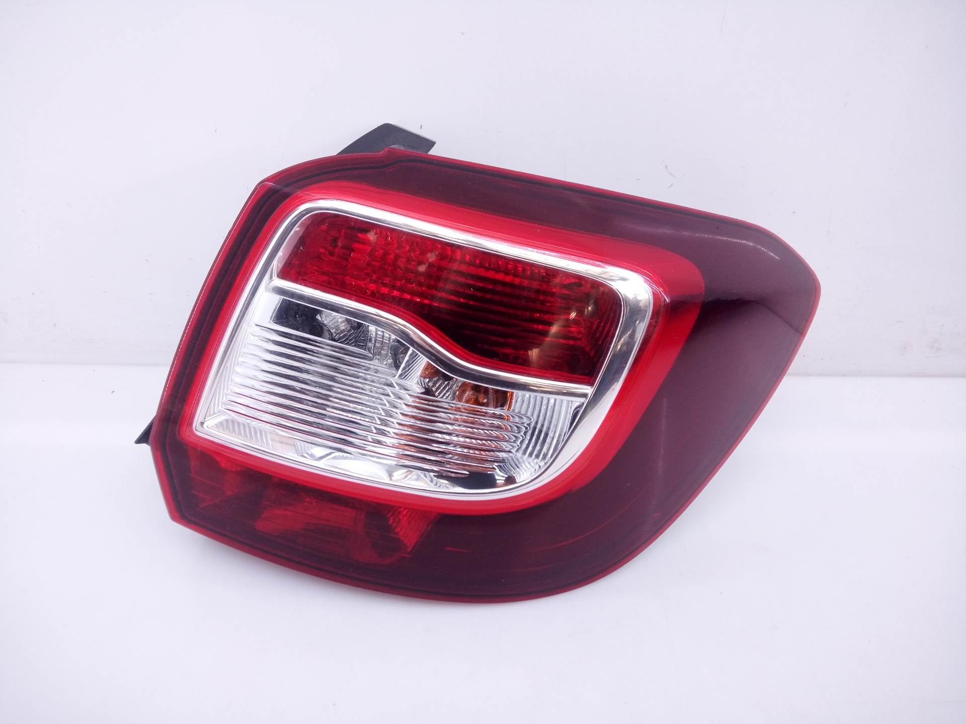 DACIA Duster 1 generation (2010-2017) Rear Right Taillight Lamp 265500465R,E1-A1-19-2 24102932