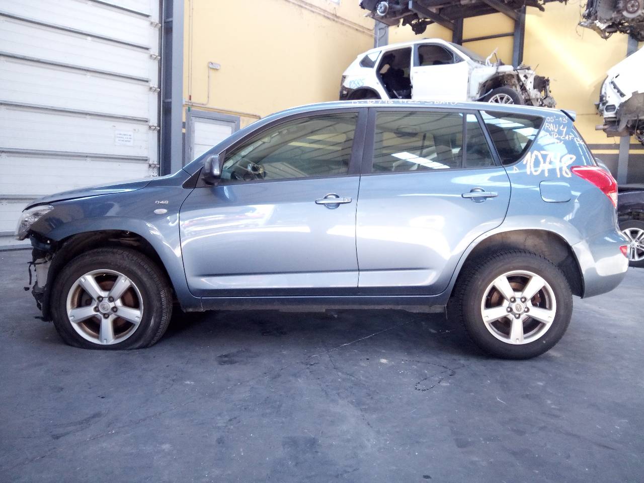 TOYOTA RAV4 2 generation (XA20) (2000-2006) Vasemman etuoven ikkunansäädin 42252010570B,E2-B4-45-1 20961737