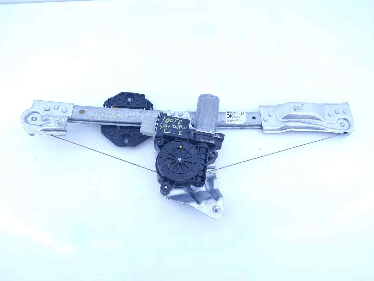 DACIA Sandero 2 generation (2013-2020) Front Left Door Window Regulator E1-A1-36-2, 807211440R 24048146