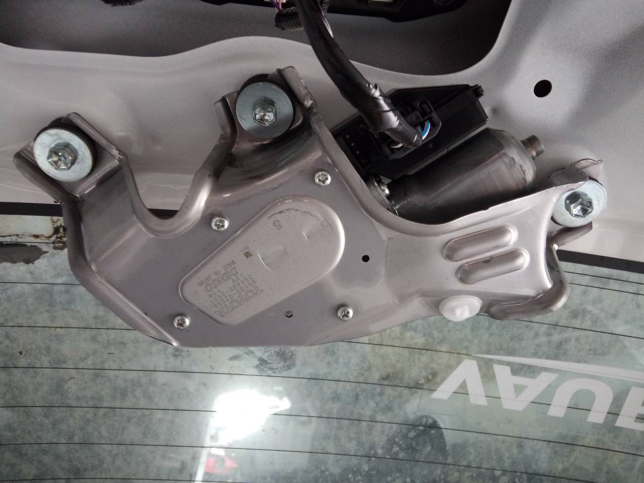 TOYOTA Auris 1 generation (2006-2012) Моторчик заднего стеклоочистителя 8513002050, 2596002501 24057653