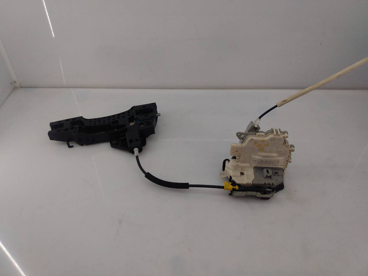 AUDI A6 C6/4F (2004-2011) Rear Left Door Lock 8K0839015C, E2-B2-35-2 18730615