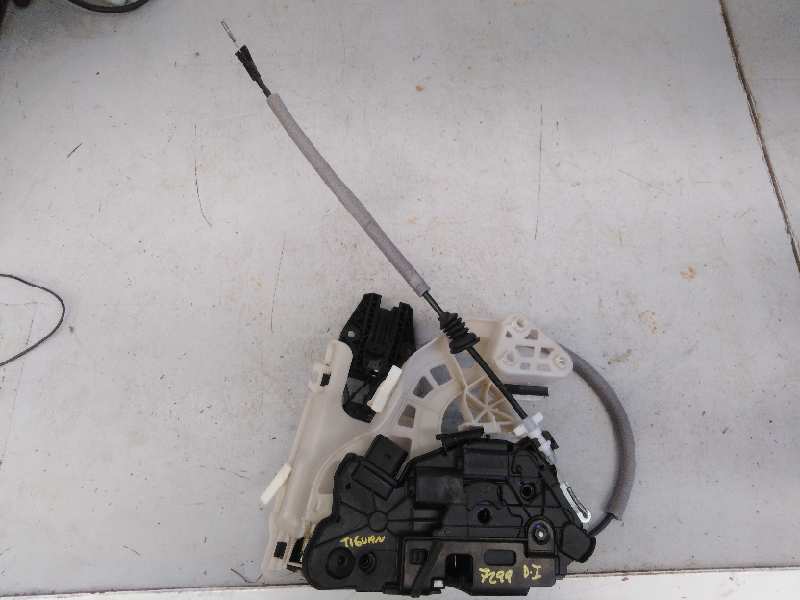 VOLKSWAGEN Tiguan 1 generation (2007-2017) Front Left Door Lock 5N1837015E,E1-B6-16-2 18577630