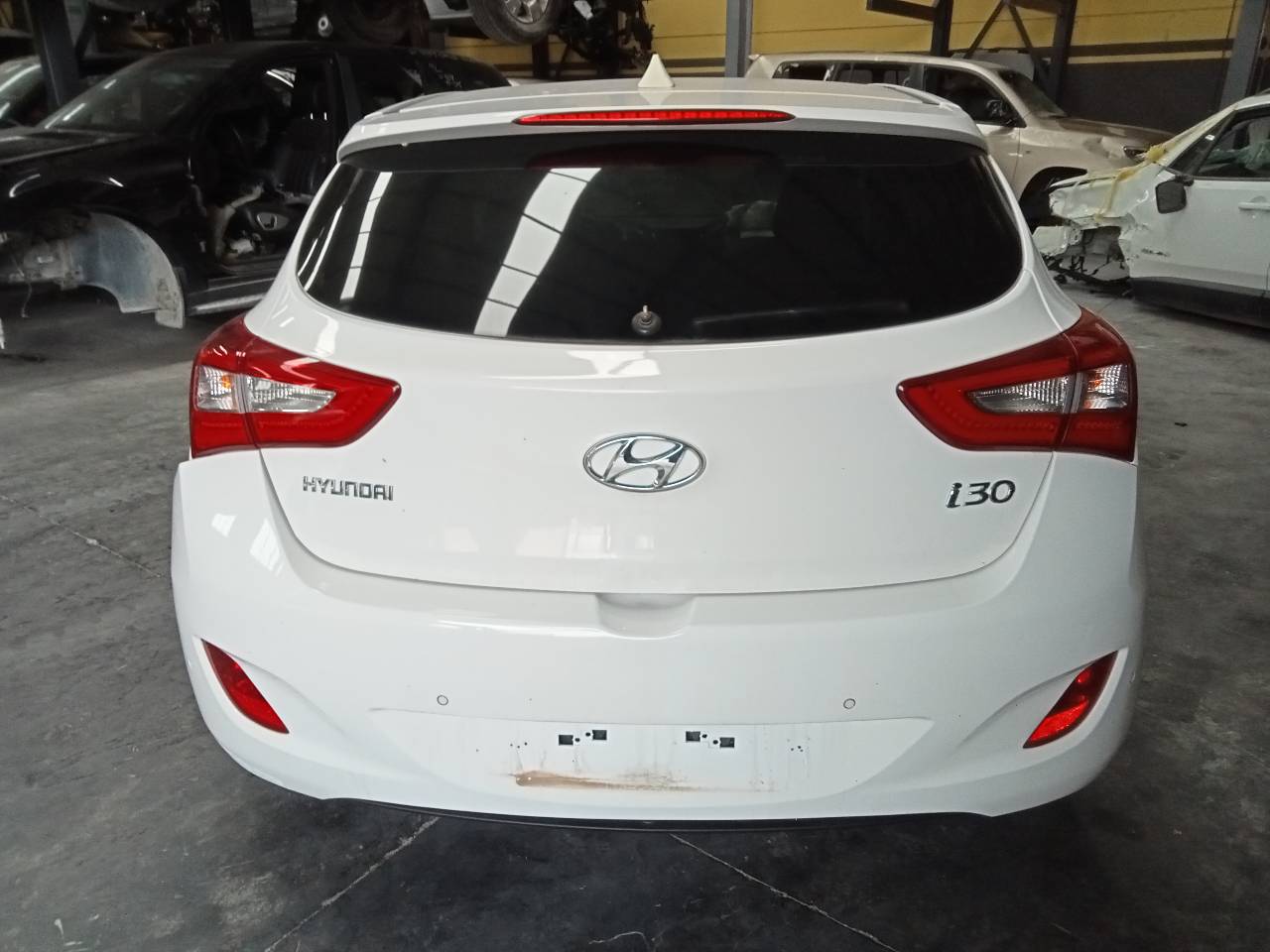 HYUNDAI i30 GD (2 generation) (2012-2017) Моторчик заднего стеклоочистителя 98700A5000, 03511120, E2-B5-50-2 24088538