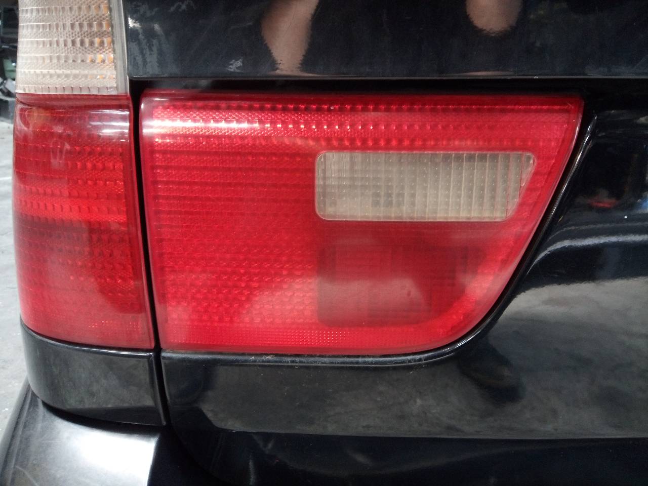 BMW X5 E53 (1999-2006) Left Side Tailgate Taillight 24503814