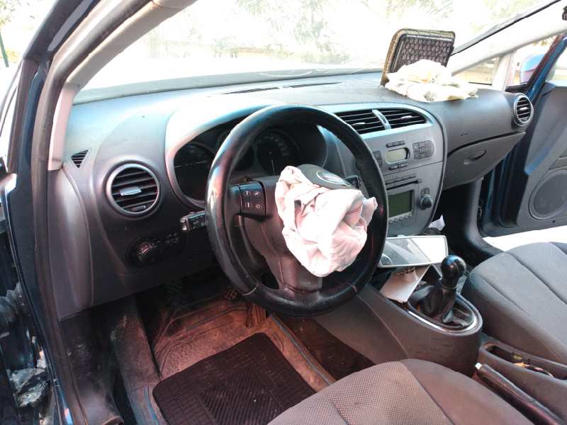 SEAT Leon 2 generation (2005-2012) Стеклоподъемник передней правой двери 1P0837402A, 1K0959792H, E1-B6-10-2 18549367