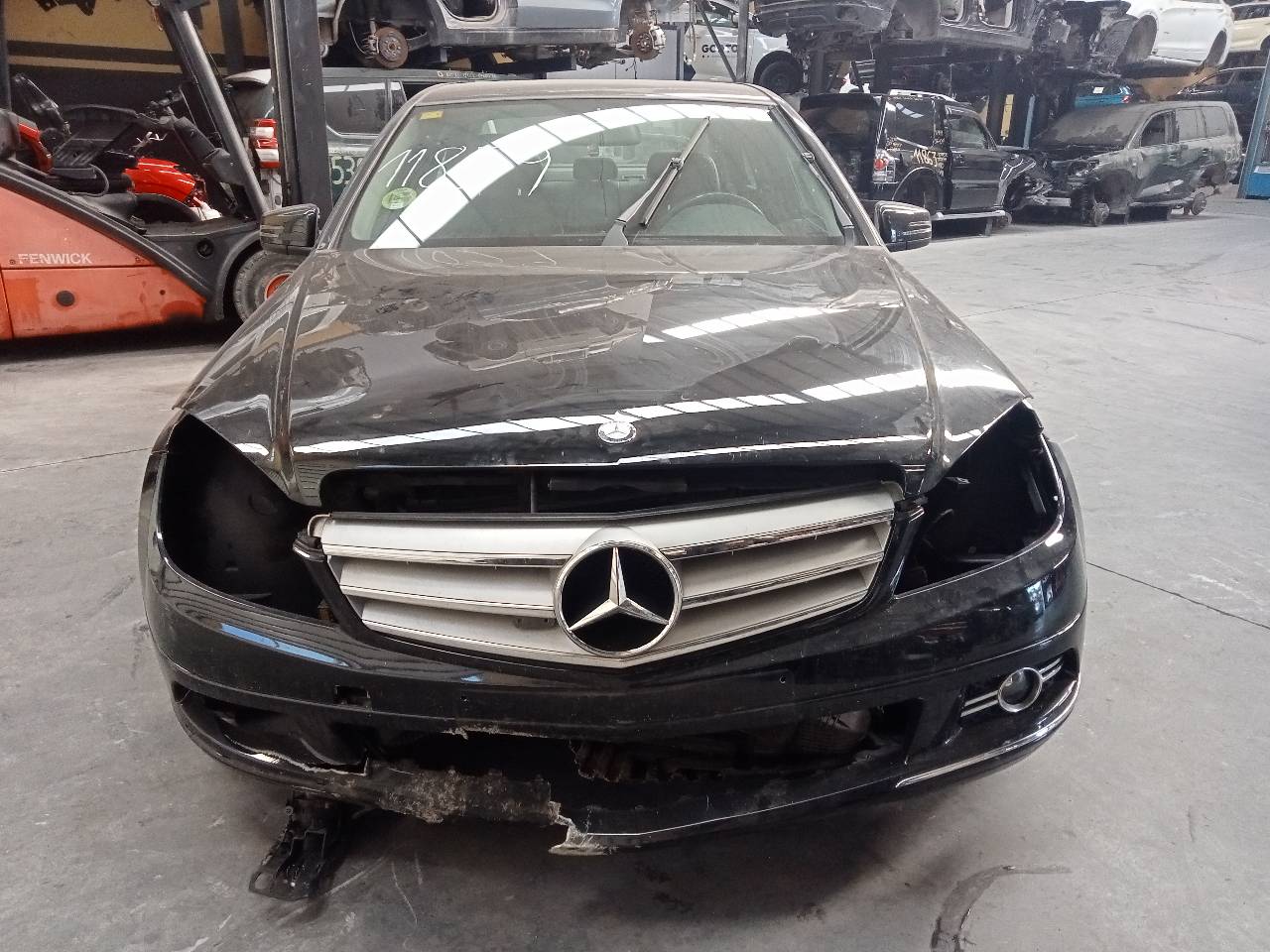 MERCEDES-BENZ C-Class W204/S204/C204 (2004-2015) Priekinis dešinys sparnas E4-B3-1 23301203