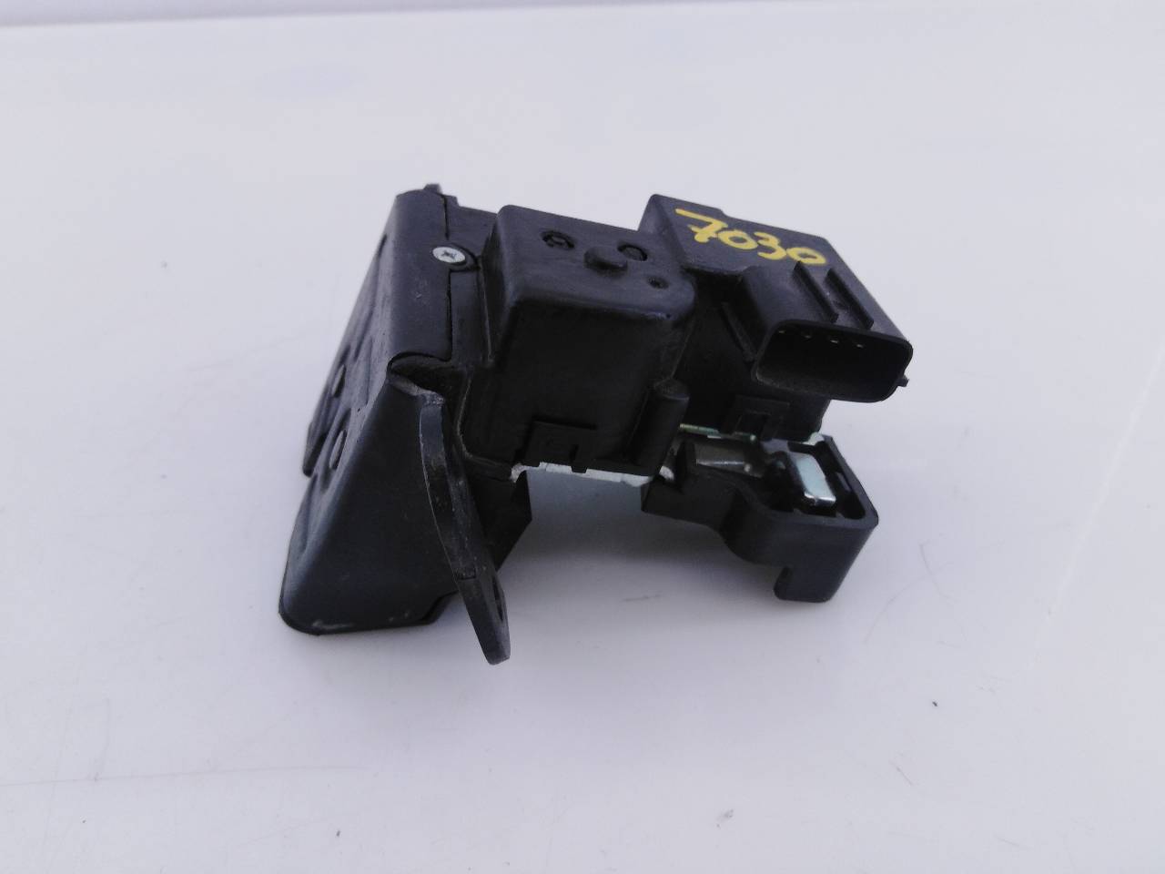 KIA Sportage 3 generation (2010-2015) Tailgate Boot Lock 812303W000, E2-B5-5-2 18540714