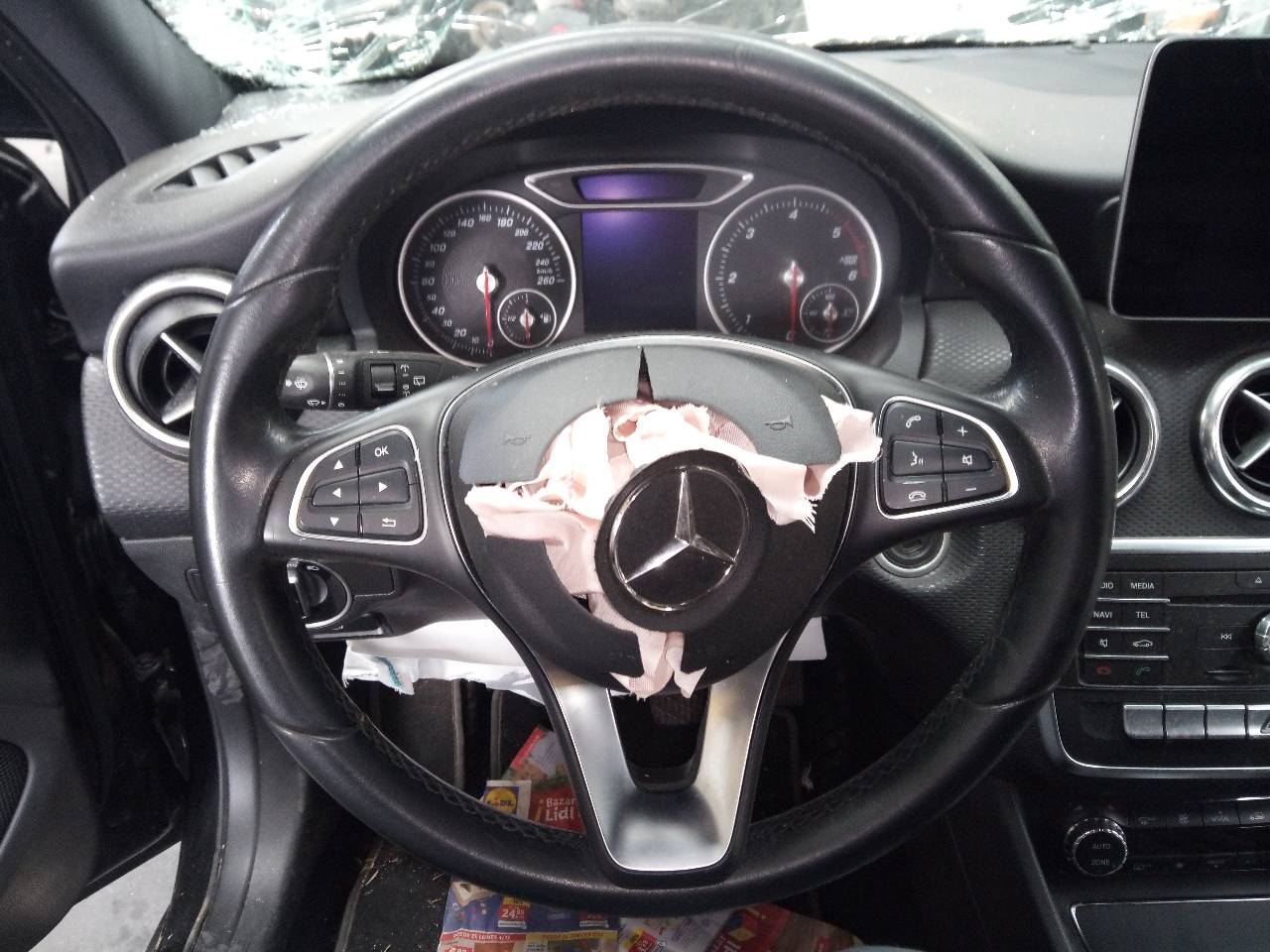 MERCEDES-BENZ A-Class W176 (2012-2018) Steering Wheel 24516256