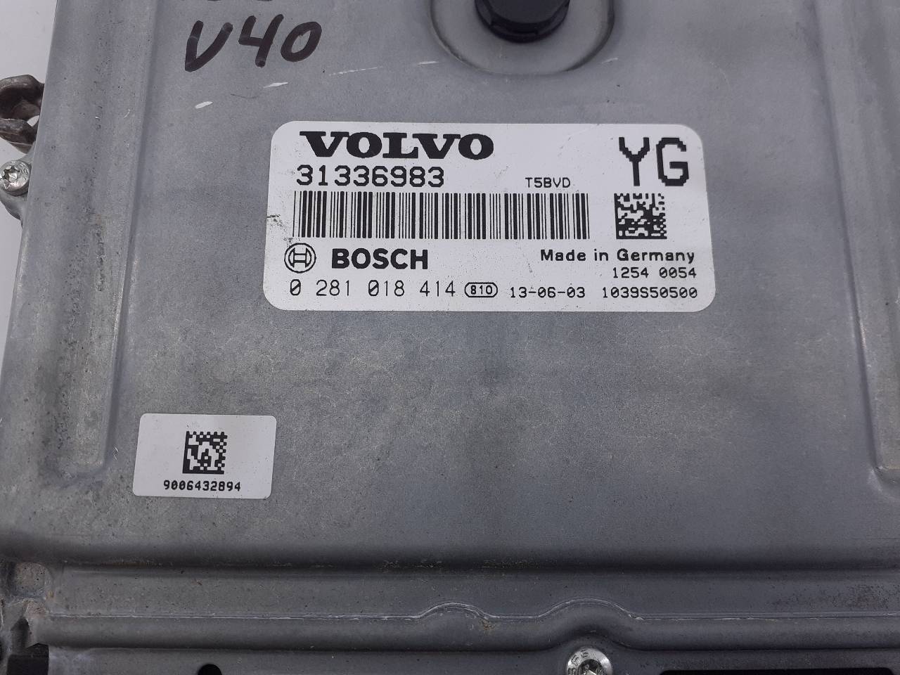 VOLVO V40 2 generation (2012-2020) Engine Control Unit ECU 31336983, 0281018414, E3-B5-38-4 20956741