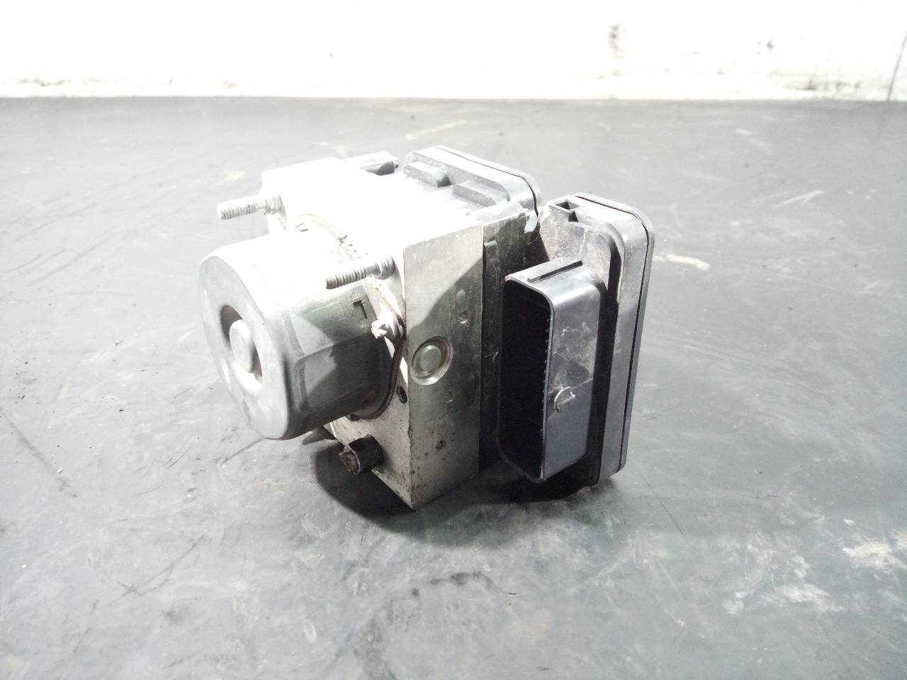 DACIA Logan 2 generation (2013-2020) ABS Pump 476608674R,P3-B9-14-3,P3-B9-14-3 26268282