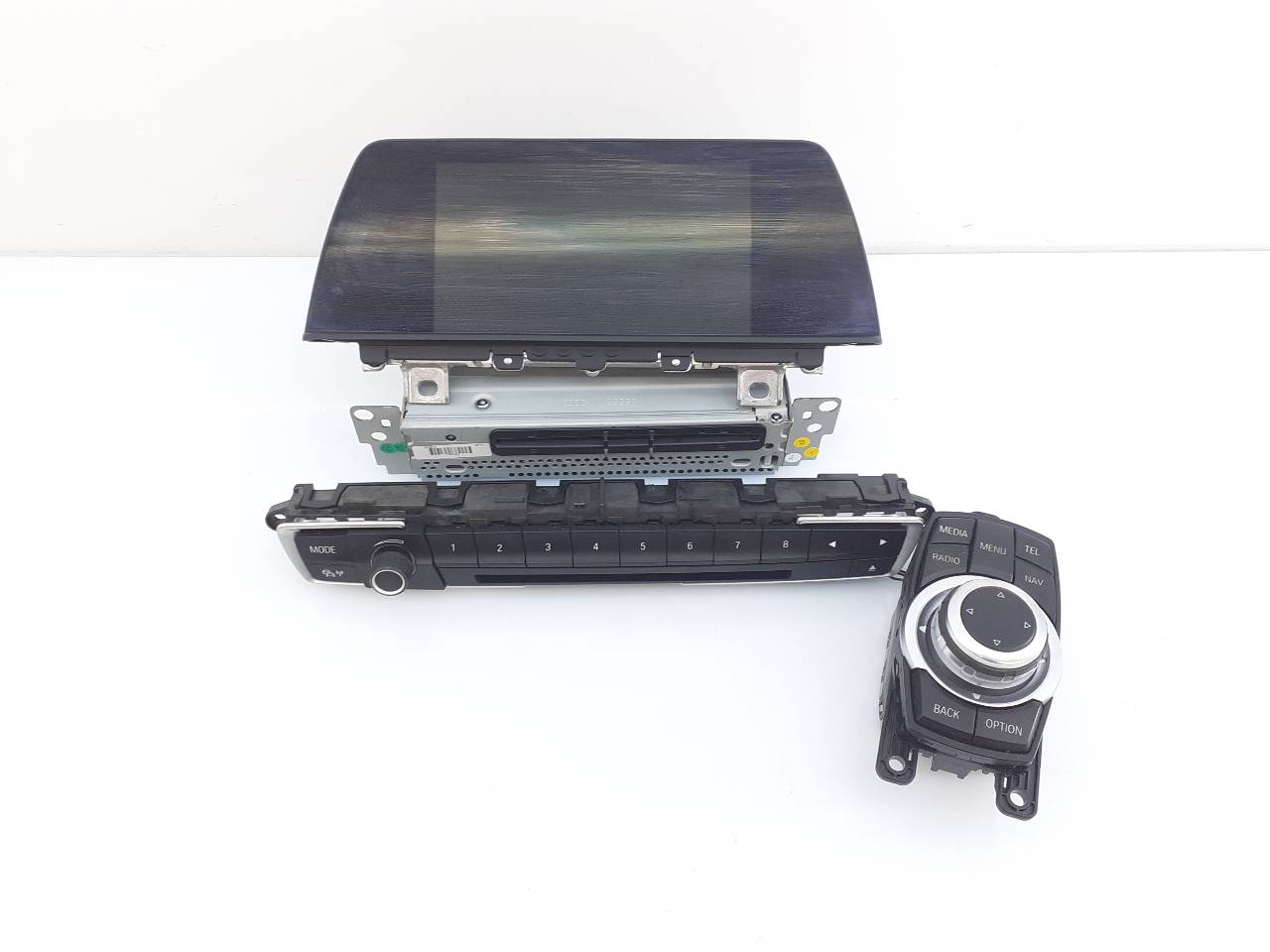 BMW 2 Series F22/F23 (2013-2020) Musikkspiller med GPS 932212107E,913990401,E3-A2-41-3 18744731