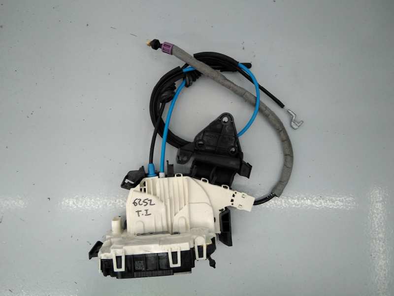 MERCEDES-BENZ C-Class W204/S204/C204 (2004-2015) Rear Left Door Lock A2047331808, E1-A2-52-1 23168044