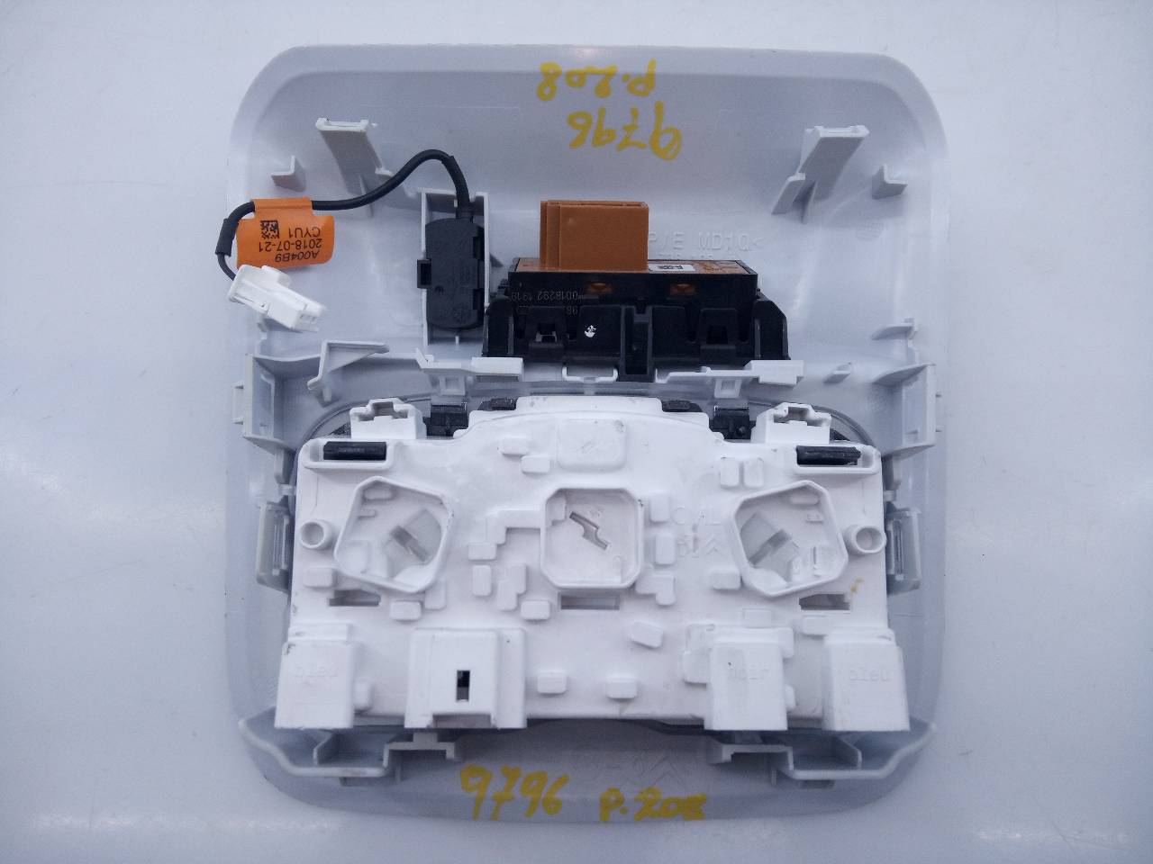 PEUGEOT 208 Peugeot 208 (2012-2015) Muut sisäosat E3-B2-23-3 26266963