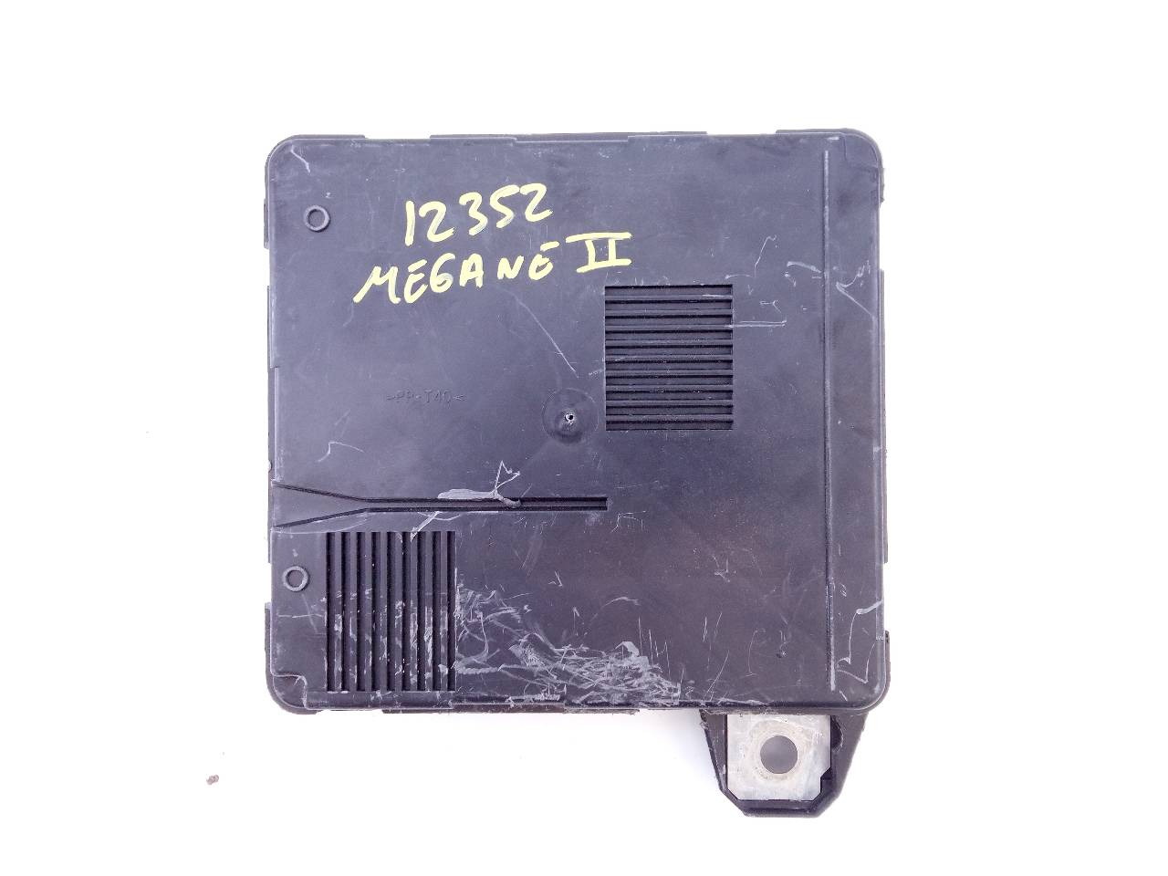 RENAULT Megane 2 generation (2002-2012) Fuse Box 8200306033B, E2-A1-10-7, E2-A1-10-7 26272868