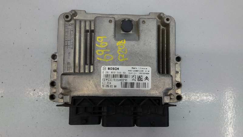 PEUGEOT 208 Peugeot 208 (2012-2015) Calculateur d'unité de commande du moteur 9807886180, 0281030545, E3-B2-43-3 18534041