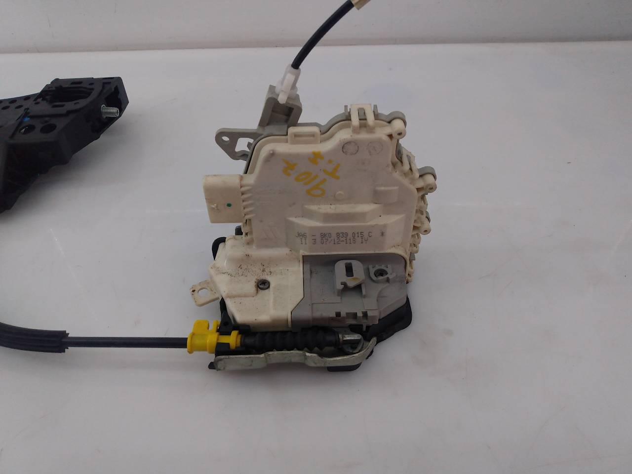 AUDI A6 C6/4F (2004-2011) Rear Left Door Lock 8K0839015C, E2-B2-35-2 18730615