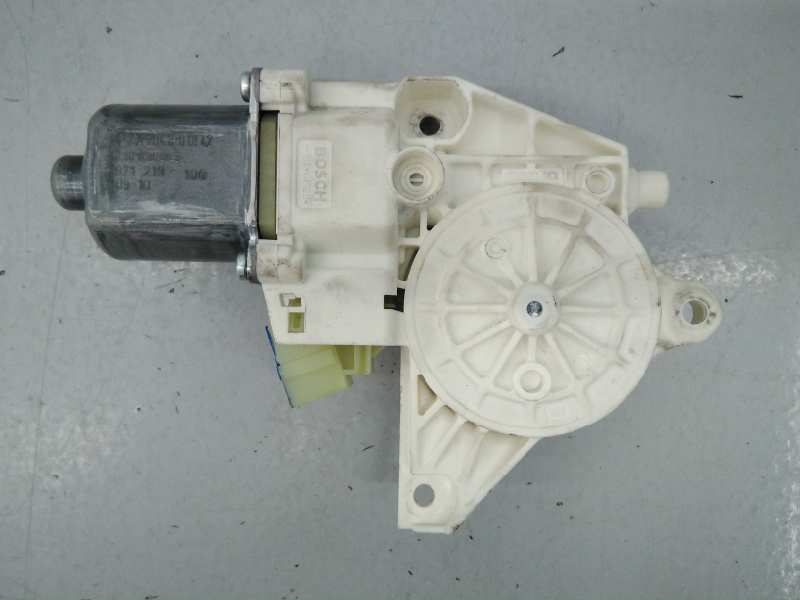 MERCEDES-BENZ E-Class W212/S212/C207/A207 (2009-2016) Front Left Door Window Regulator Motor A2048200142,E1-A2-36-2 18520131