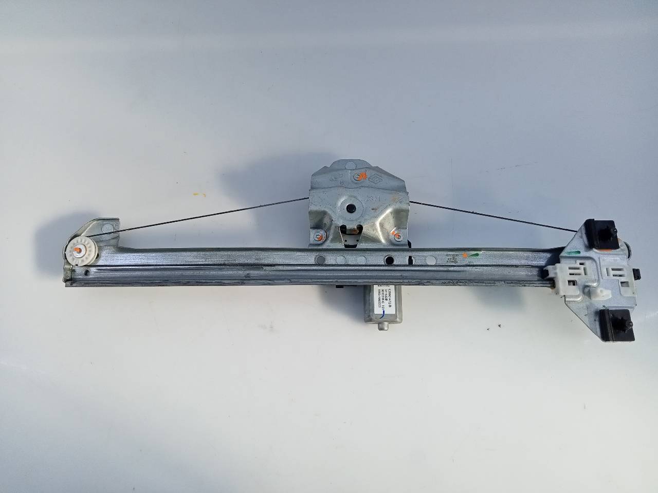 DACIA Front Left Door Window Regulator 807217929R, E1-A1-44-1 24071640