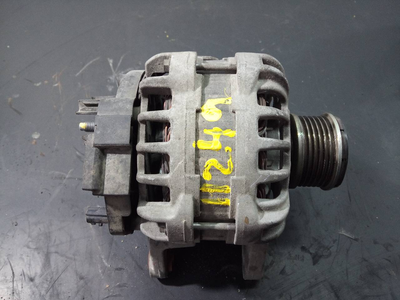 DACIA Logan 2 generation (2013-2020) Alternator 231005933R,P3-B5-8-3 21821381