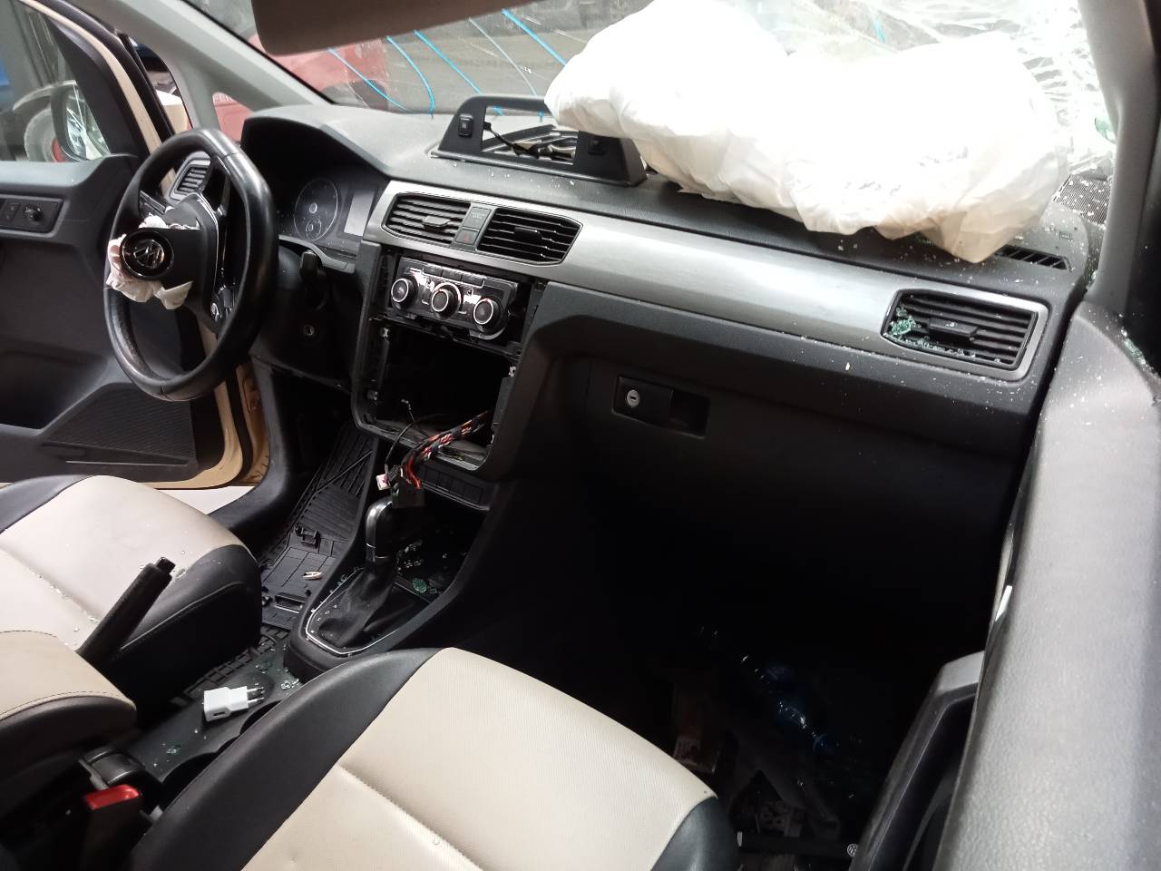 VOLKSWAGEN Caddy 4 generation (2015-2020) Front Left Driveshaft P1-B6-34 21828202