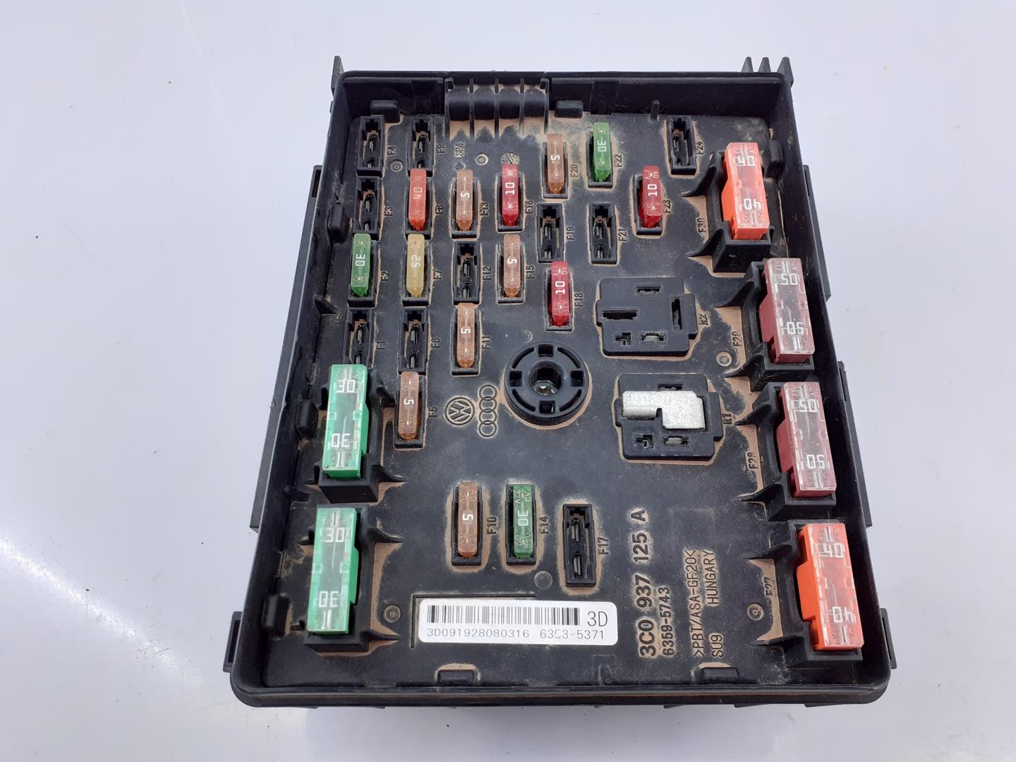 VOLKSWAGEN Tiguan 1 generation (2007-2017) Fuse Box 3C0937125A,63595743,E2-A1-15-7 18577481