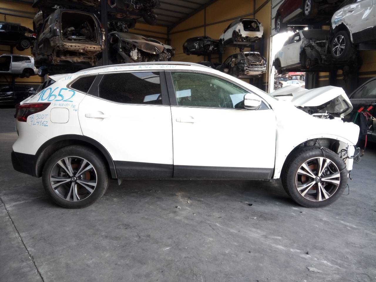 NISSAN Qashqai 2 generation (2013-2023) Aizmugurējo labo durvju logu pacēlājs 82700HV00C,E2-A4-55-2 21799502