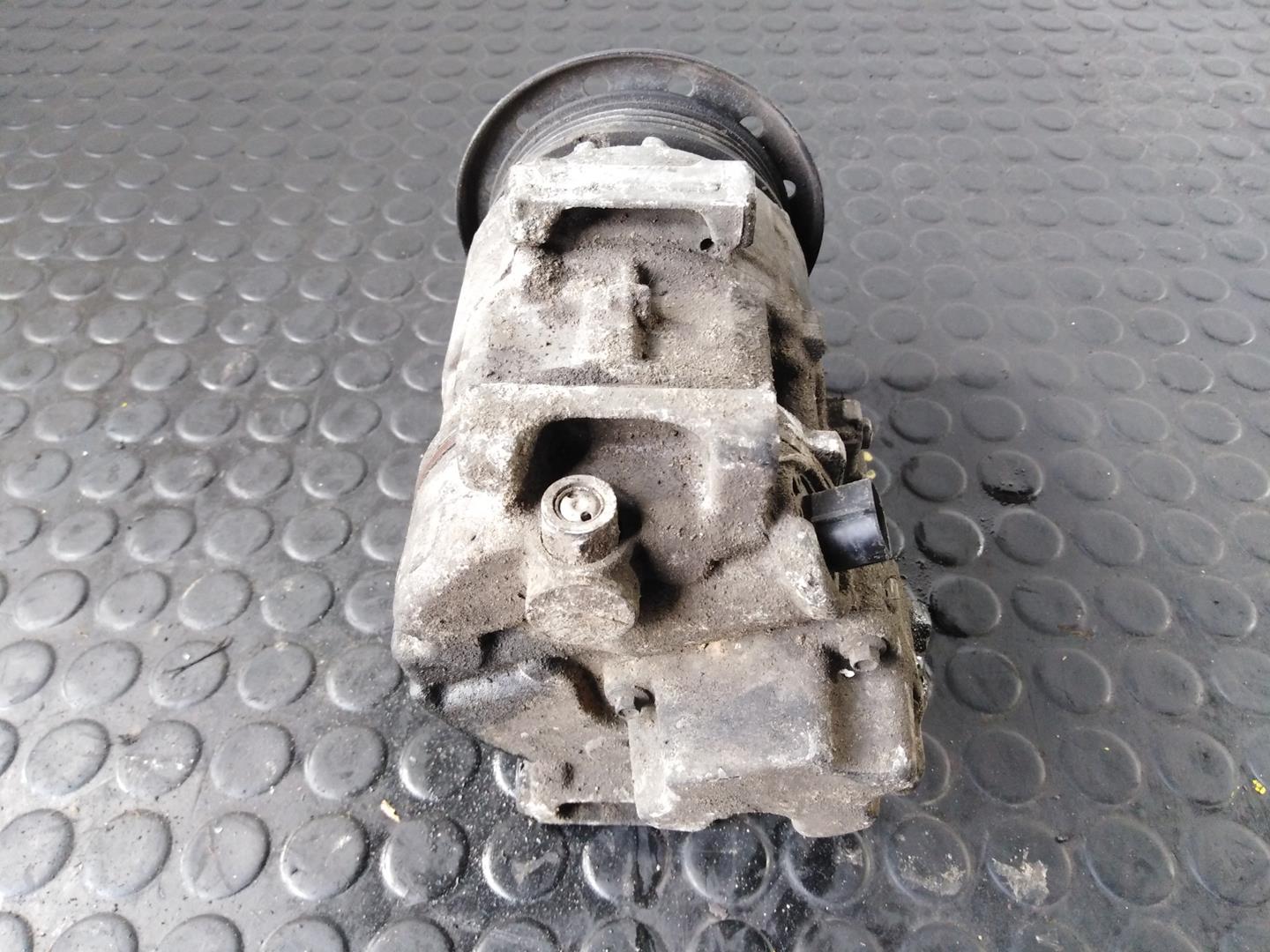 TOYOTA Corolla E120 (2000-2008) Hасос кондиционера 4472209754, P3-A1-33-1 18755298