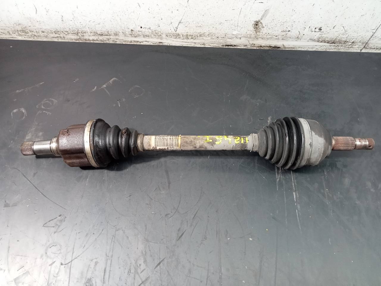 PEUGEOT 508 1 generation (2010-2020) Front Left Driveshaft 9686867280, P1-B6-17 24073955