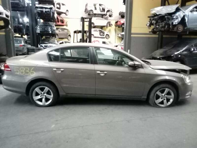 VOLKSWAGEN Passat B7 (2010-2015) Спидометр 3AA920870AV,A2C53238928,E2-A1-14-1 18440379