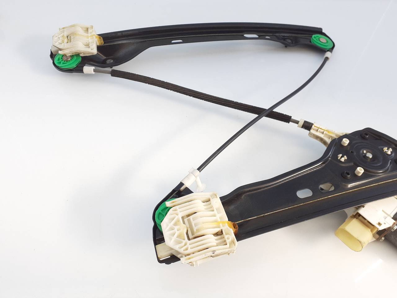 BMW 3 Series E90/E91/E92/E93 (2004-2013) Vindusregulator foran venstre dør 0130822226,E1-A3-8-2 18746830