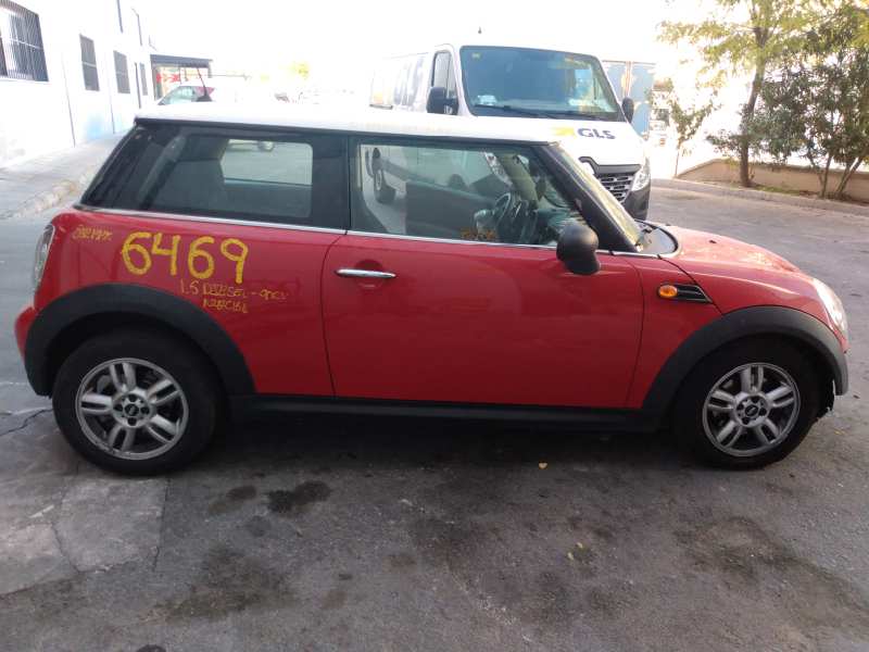 MINI Cooper R56 (2006-2015) Ремень безопасности задний правый 72112751402 18494338