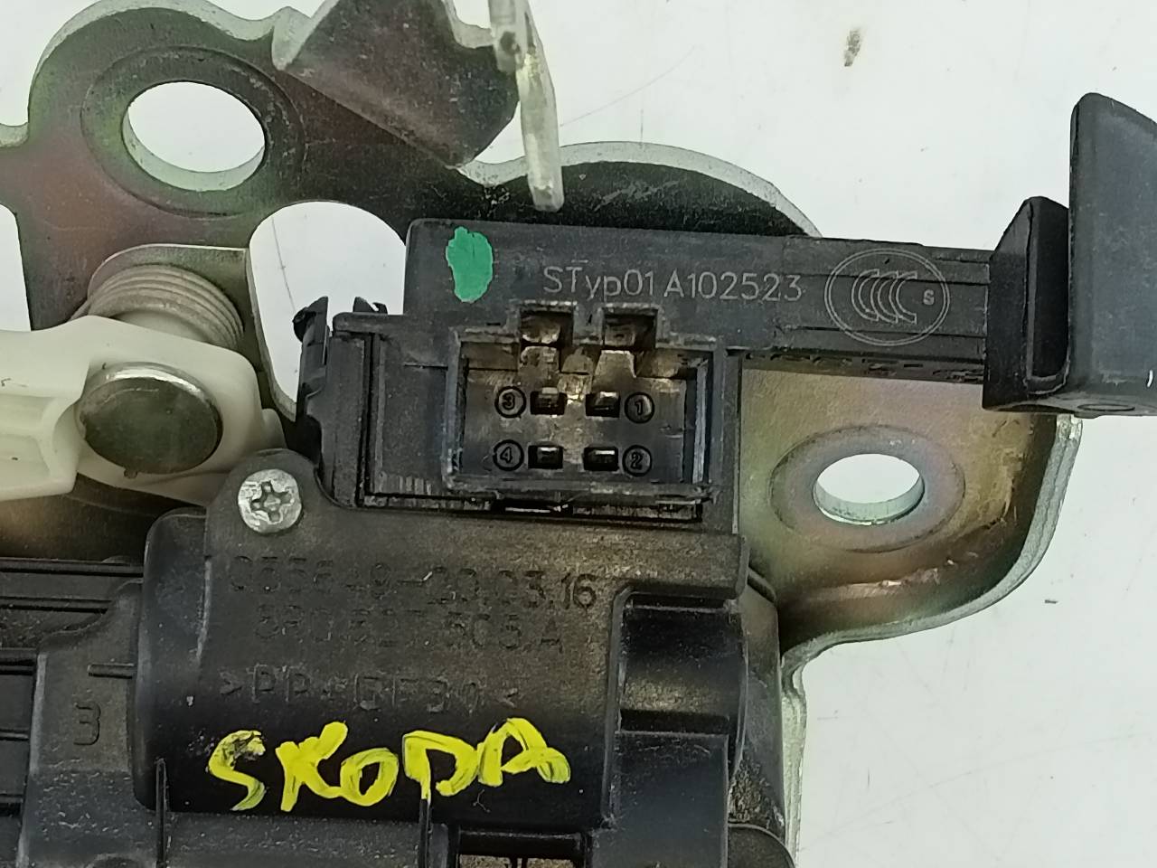 SKODA Rapid 2 generation (1985-2023) Tailgate Boot Lock 8R0827505A, E1-A5-48-2 21116001
