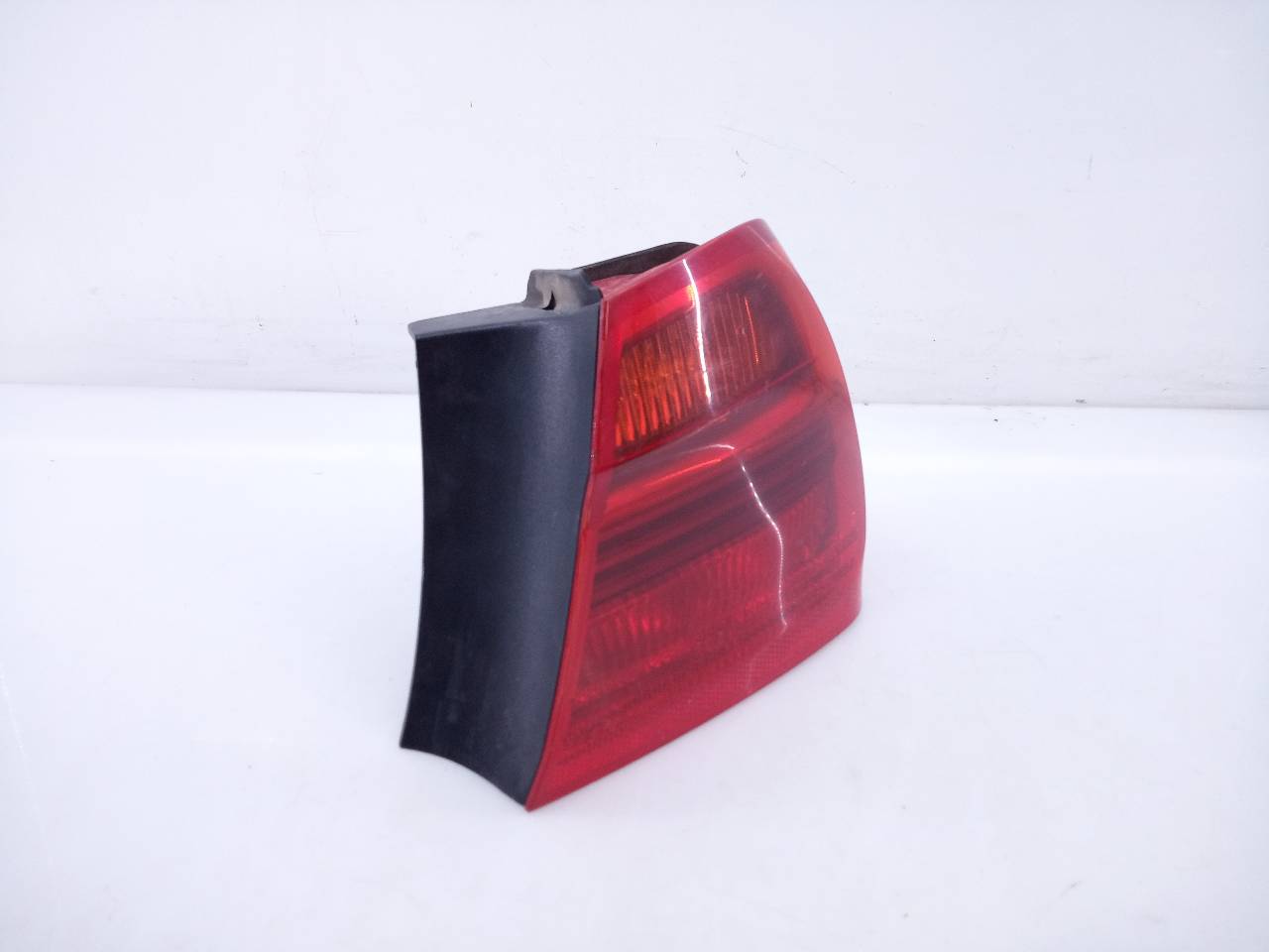 BMW 3 Series E90/E91/E92/E93 (2004-2013) Rear Right Taillight Lamp E1-A3-51-1 20963816