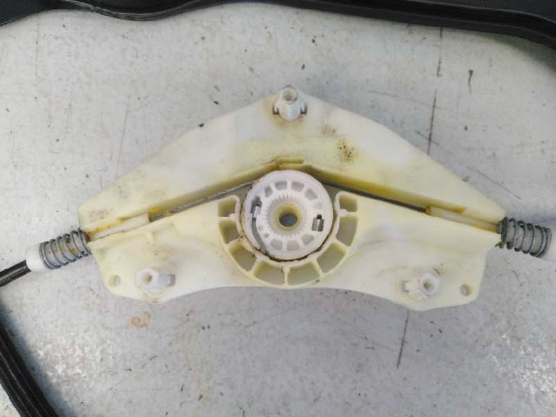 VOLKSWAGEN Passat B7 (2010-2015) Regulator de geam ușă stânga față 980873101,E1-B6-16-2 18604337