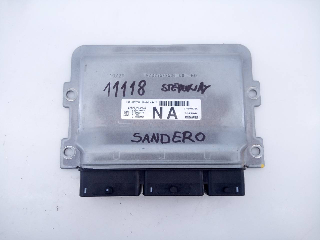 DACIA Sandero 2 generation (2013-2020) Engine Control Unit ECU 236109776R, 236109775R, E2-A1-37-1 23279526