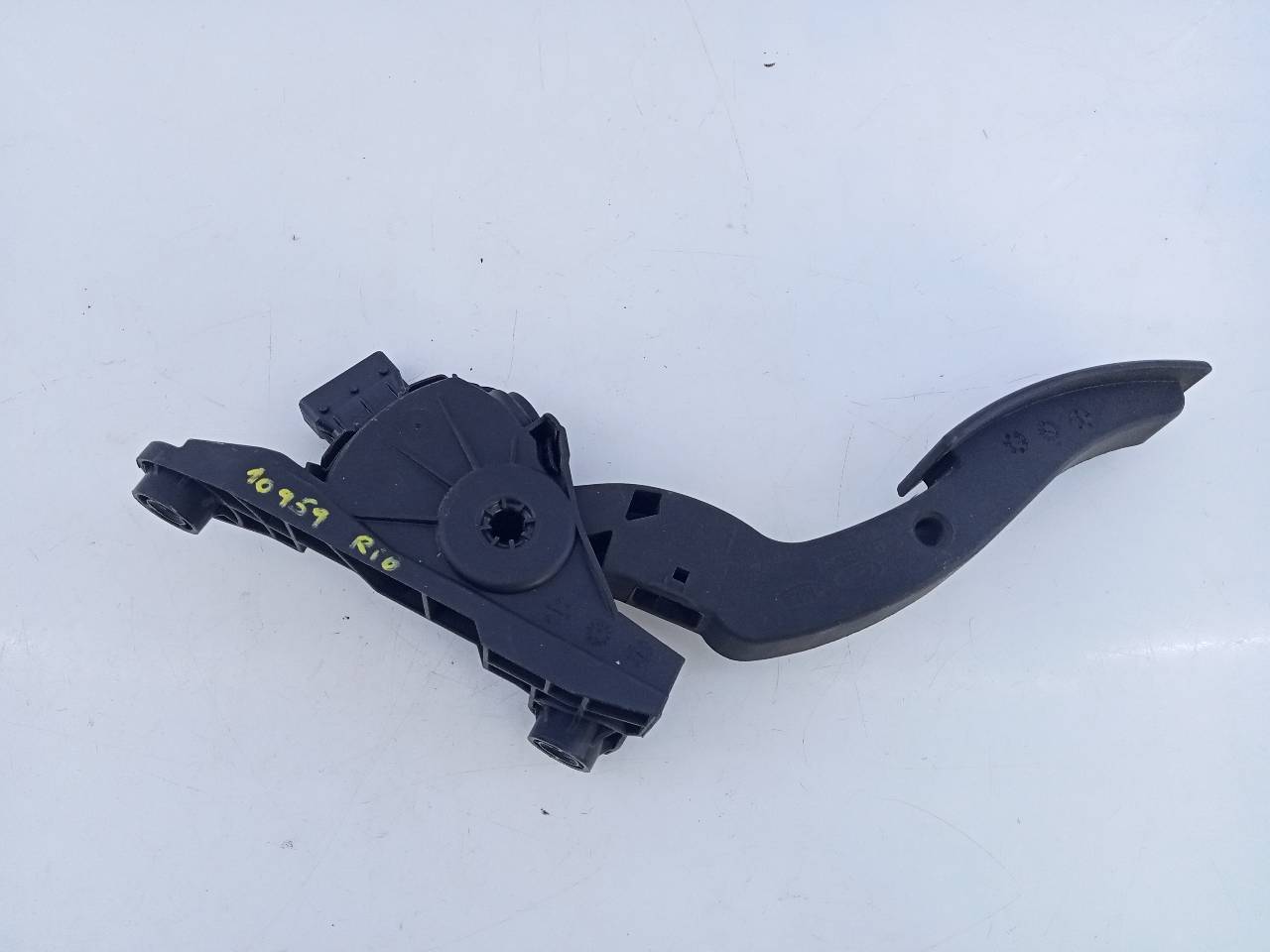 KIA Rio 3 generation (2011-2017) Throttle Pedal 124753,E3-A3-23-4 21801002