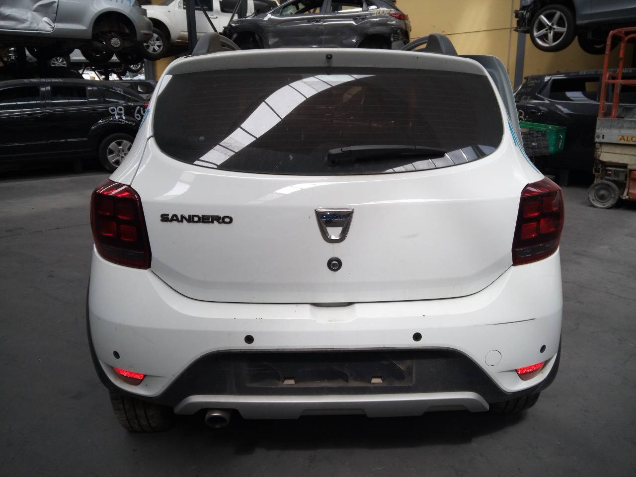 DACIA Sandero 2 generation (2013-2020) Стартер 233000557R,P3-A7-2-2 24047231