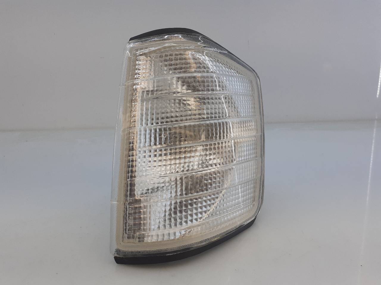 BMW 190 (W201) 1 generation (1982-1993) Front left turn light E1-A2-3-1 18729238