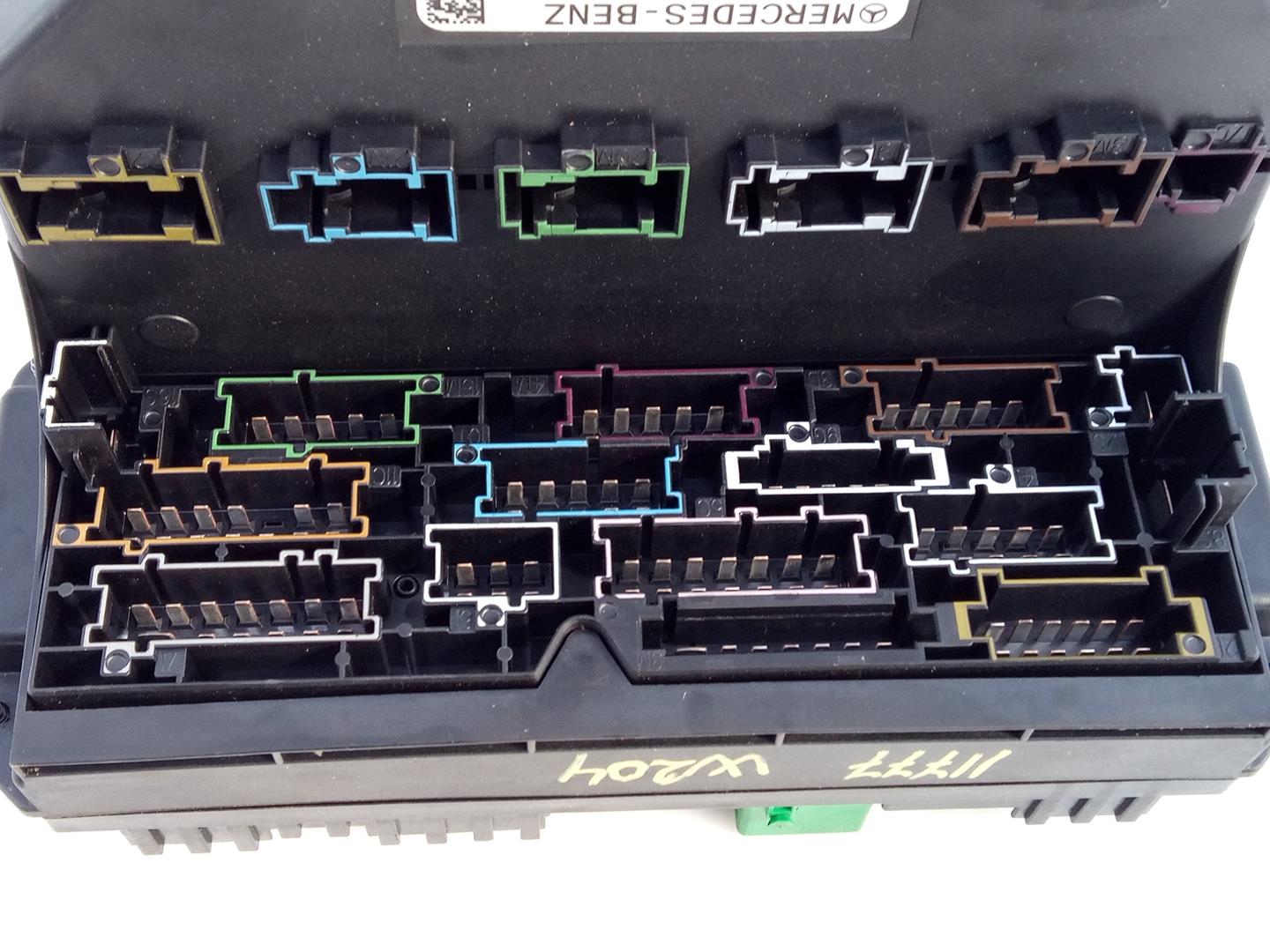 MERCEDES-BENZ C-Class W204/S204/C204 (2004-2015) Fuse Box A2129009605, A2125451101, E3-A1-4-4 24086041