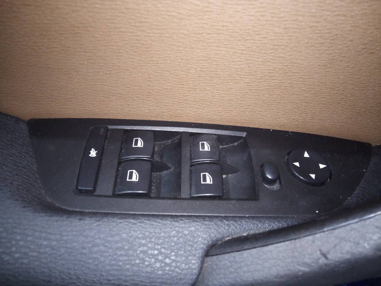 BMW X1 E84 (2009-2015) Priekinių kairių durų langų pakėlimo mygtukai 23242043